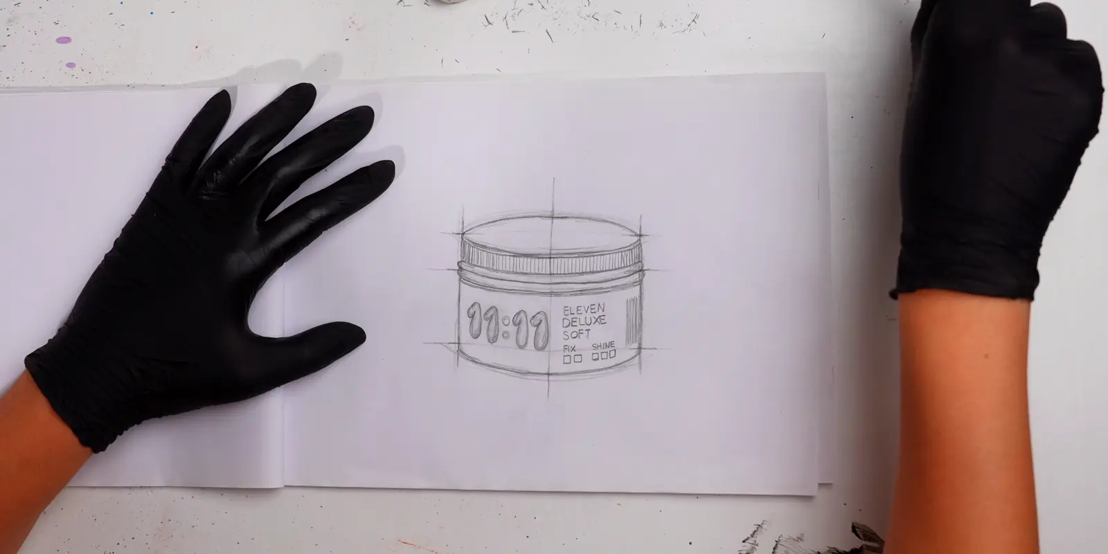 il barattolo 11:11 disegnato a matita